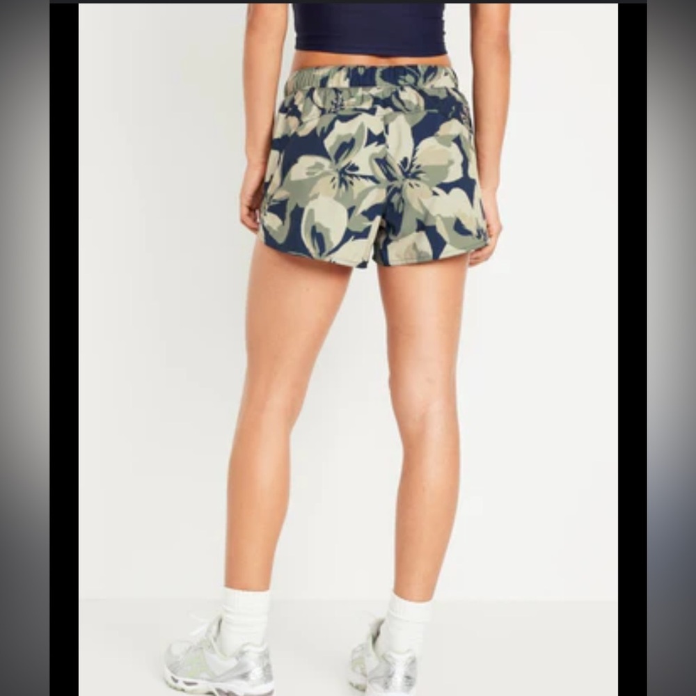 NWT Old Navy 2 piece activewear set sports bra and shorts size small - Picture 8 of 9